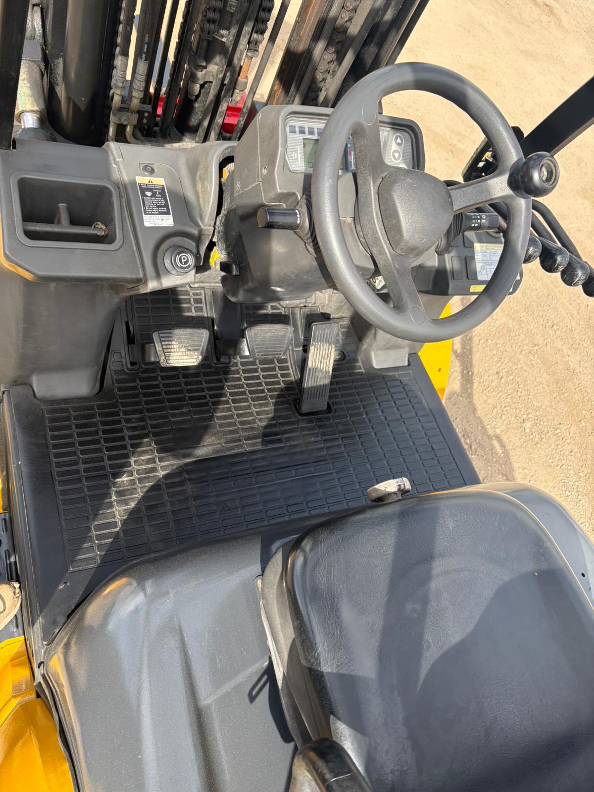 CAT GP40N - 4.0 Tonne Gas Forklift Truck