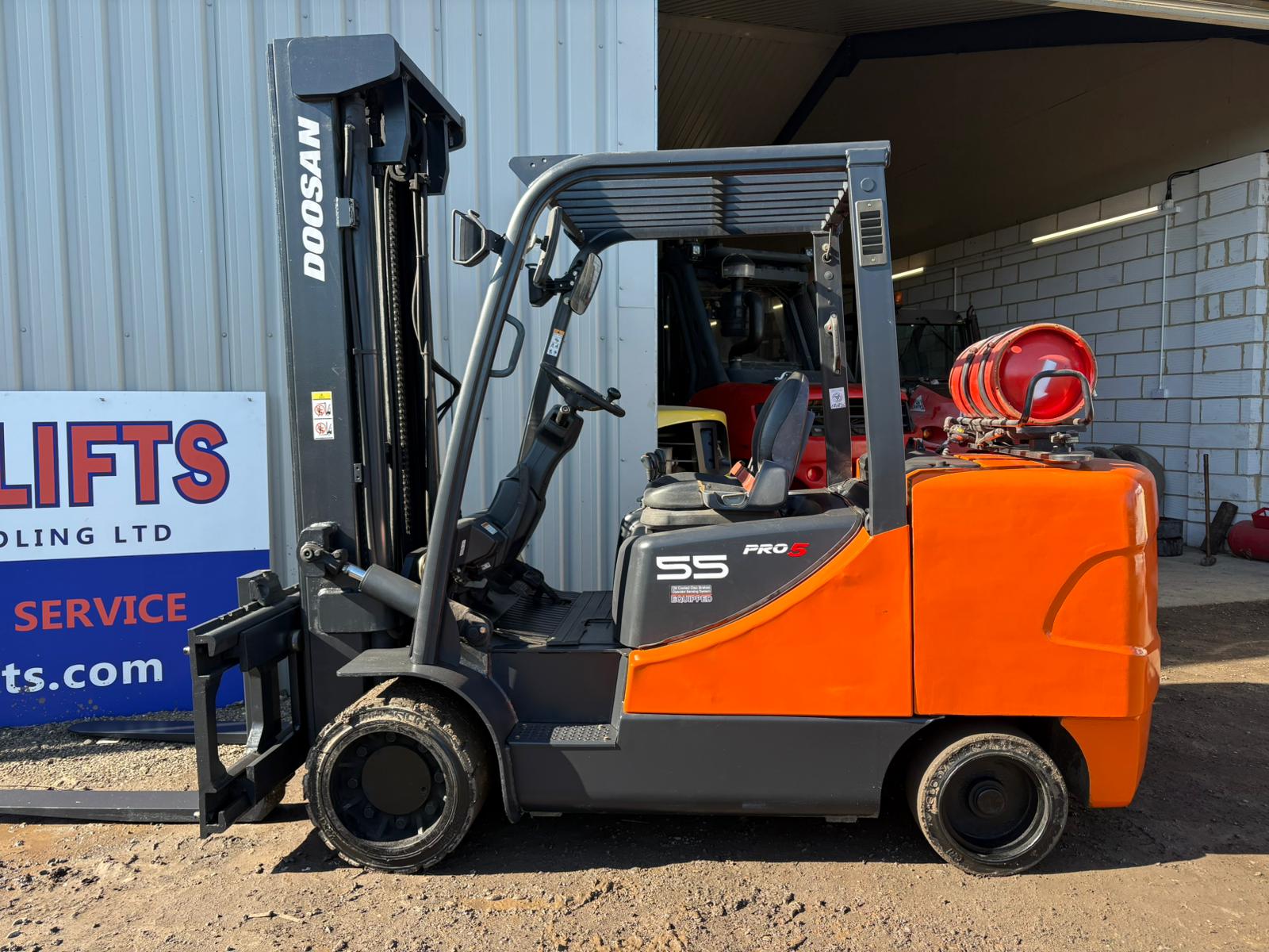 Doosan GC55C-5 - 5.5 Tonne Gas Forklift Truck