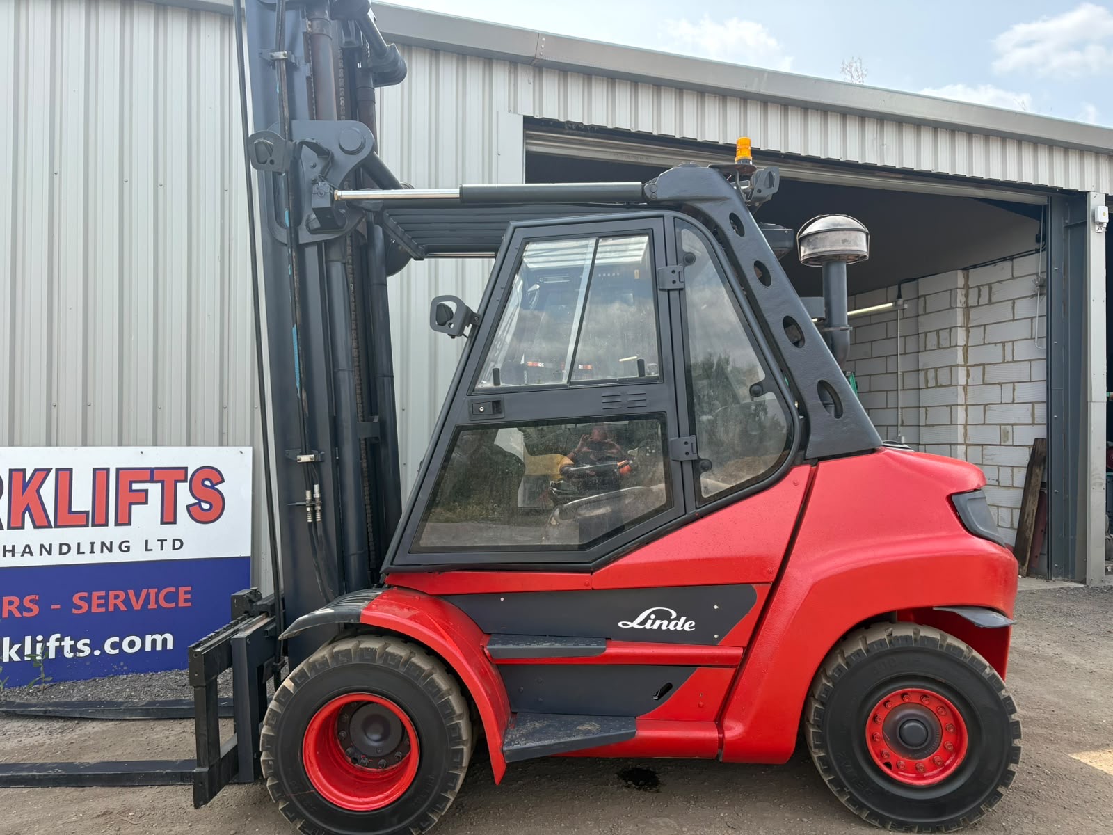 Linde H70D - 7 Tonne Diesel Forklift Truck