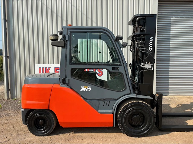 Toyota 40-8FD50N - 5.0 Tonne Diesel Forklift Truck